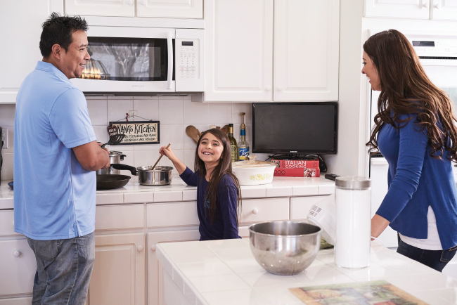 touchstone_energy_family_5_007